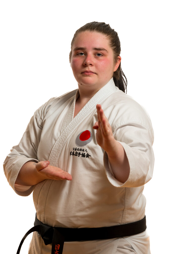 Maria Melvold Fredriksen Instruktør Bjørgvin karateklubb